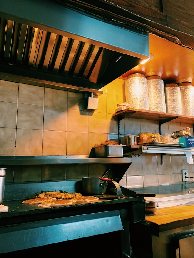 Commercial Kitchen Exhaust Design Tips for New Food Businesses