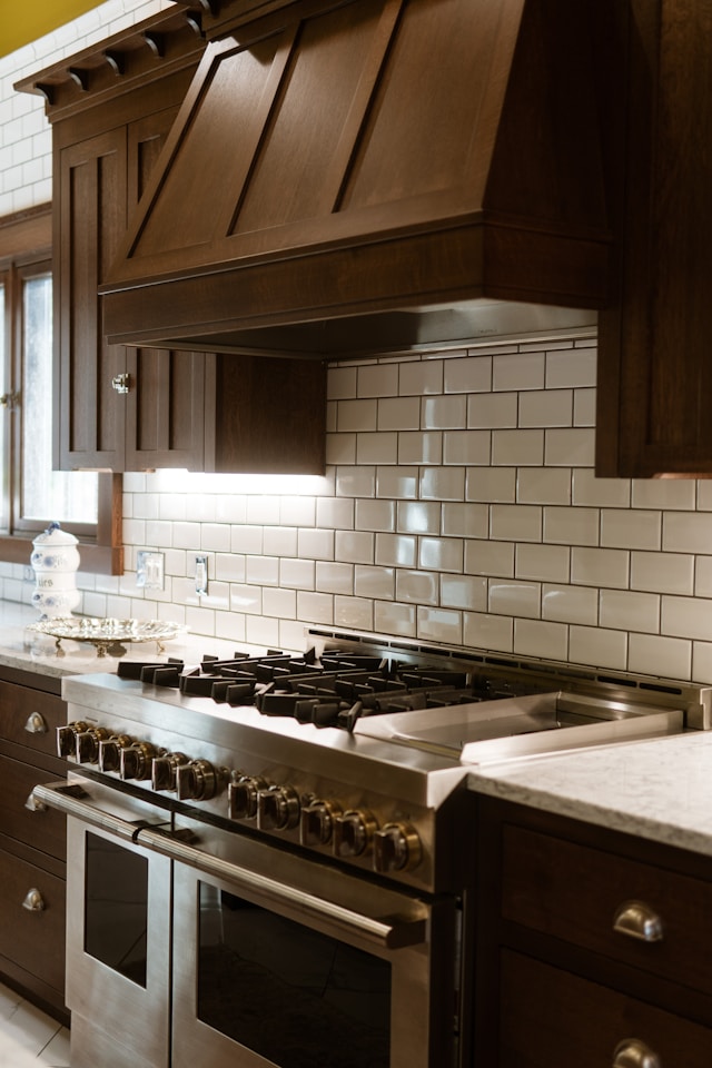 Commercial Kitchen Exhaust Solutions That Help Improve Workplace Comfort