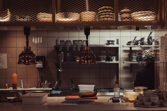 Commercial Kitchen Exhaust Warning Signs That F&B Owners Should Watch For
