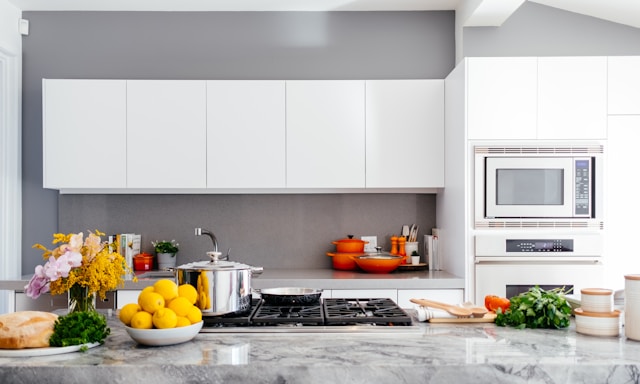 11 Commercial Kitchen Exhaust Signs That May Indicate Your System Needs Attention