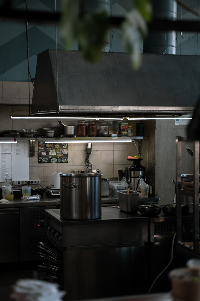 6 Commercial Kitchen Exhaust Design Factors to Consider During Renovation