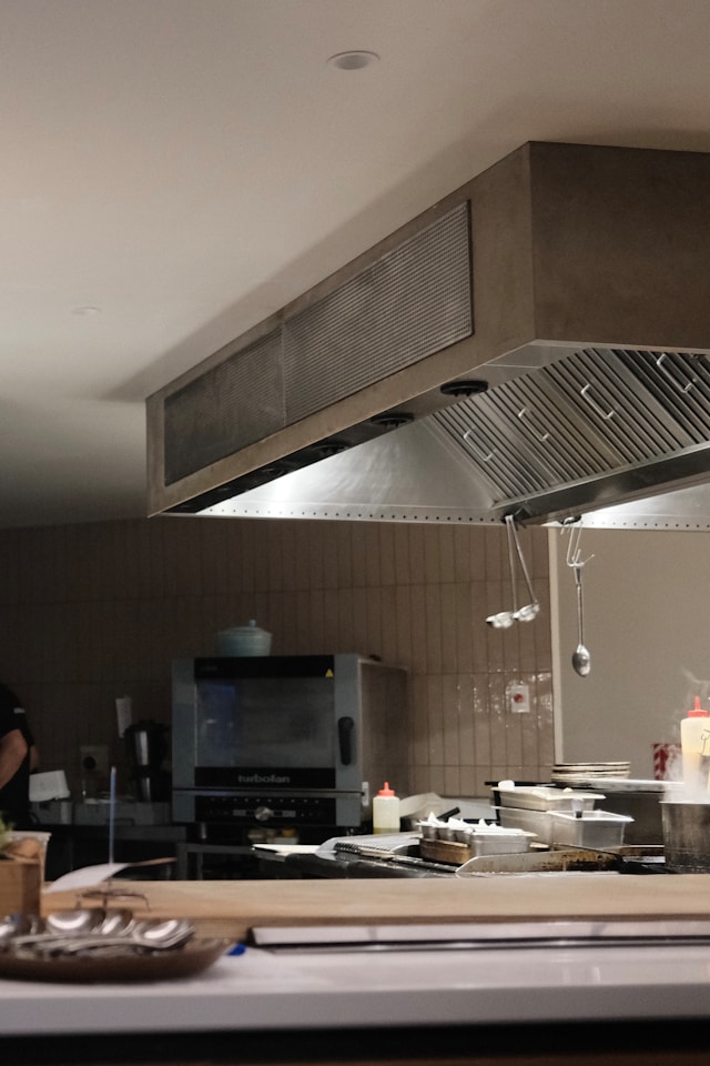 8 Commercial Kitchen Exhaust Problems That Can Affect a Busy F&B Operation
